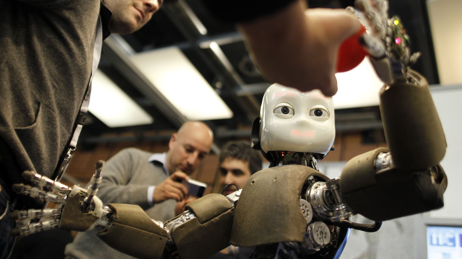 Tech Giants pledge $1 billion to Stop Evil Robots Taking Over Humanity